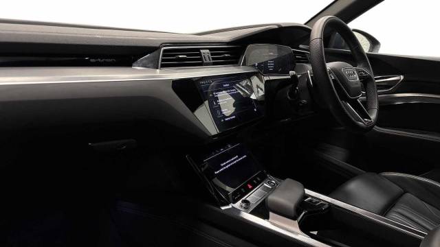 2023 Audi Q8 e-tron Sportback S line 55 e-tron quattro 300,00 kW