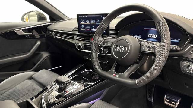 2024 Audi A4 Avant 2.0 Avant Black Edition 40 TFSI  204 PS S tronic