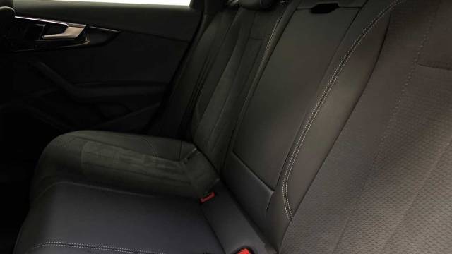 2024 Audi A4 Avant 2.0 Avant Black Edition 40 TFSI  204 PS S tronic
