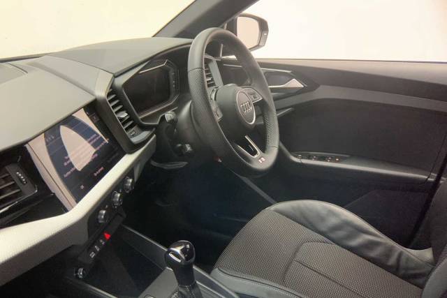 2022 Audi A1 Sportback 1.0 S line 30 TFSI  110 PS S tronic