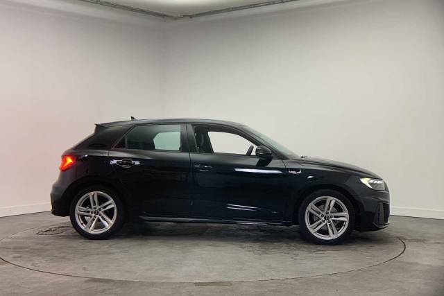 2022 Audi A1 Sportback 1.0 S line 30 TFSI  110 PS S tronic
