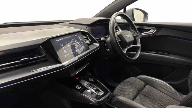 2022 Audi Q4 e-tron S line 35  125,00 kW