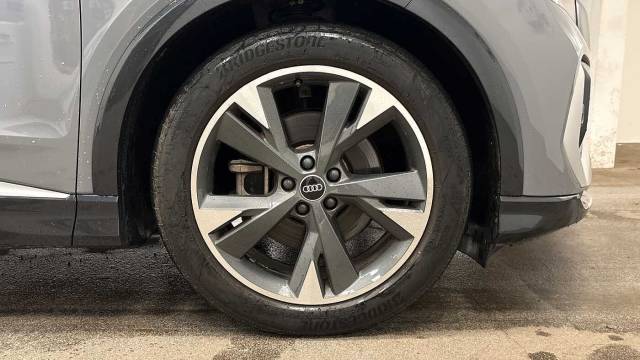 2022 Audi Q4 e-tron S line 35  125,00 kW