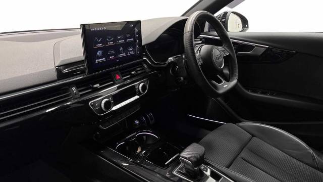 2024 Audi A4 Avant 2.0 Avant Black Edition 35 TFSI  150 PS S tronic