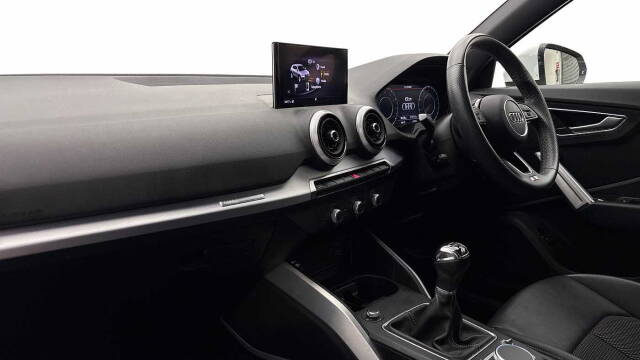 2022 Audi Q2 1.5 S line 35 TFSI  150 PS 6-speed