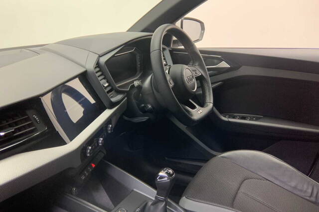 2020 Audi A1 Sportback 1.0 S line 30 TFSI  116 PS 6-speed