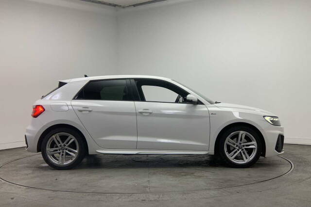 2020 Audi A1 Sportback 1.0 S line 30 TFSI  116 PS 6-speed